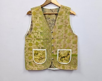 Handgemaakt omkeerbaar kantha-vest: geüpcycled vintage gewatteerd sari-gilet