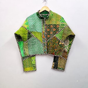 Veste kimono kantha en soie verte à patchwork | Ethnique court bohème en soie | Tenue de festival