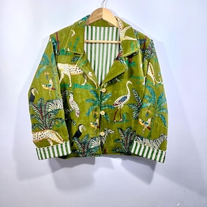 Grüne Samt Animal Print Jacke | Handgemachte Boho Strickjacke