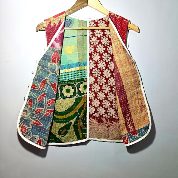 リバーシブルカンタキルトベスト：アップサイクルサリーコットン