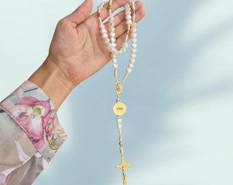 Rosario personalizado, cuentas blancas en forma de corazón, acero inoxidable dorado, regalo católico.