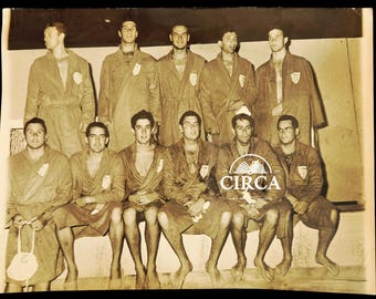 Foto della squadra nazionale greca di pallanuoto, anni '60 circa. Fotografia d'epoca per la stampa. Grecia. Cimeli sportivi. Nuoto olimpico.