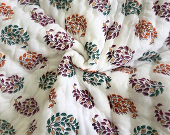 Handmade Sanganeri Block Print Cotton Quilt: Paisley Haveli Design, King Size