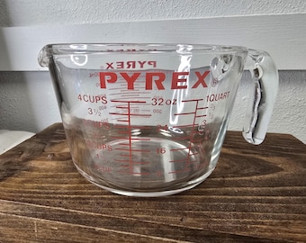 Vintage Pyrex 4 Cup Glass Measuring Cup #532 Red Lettering USA