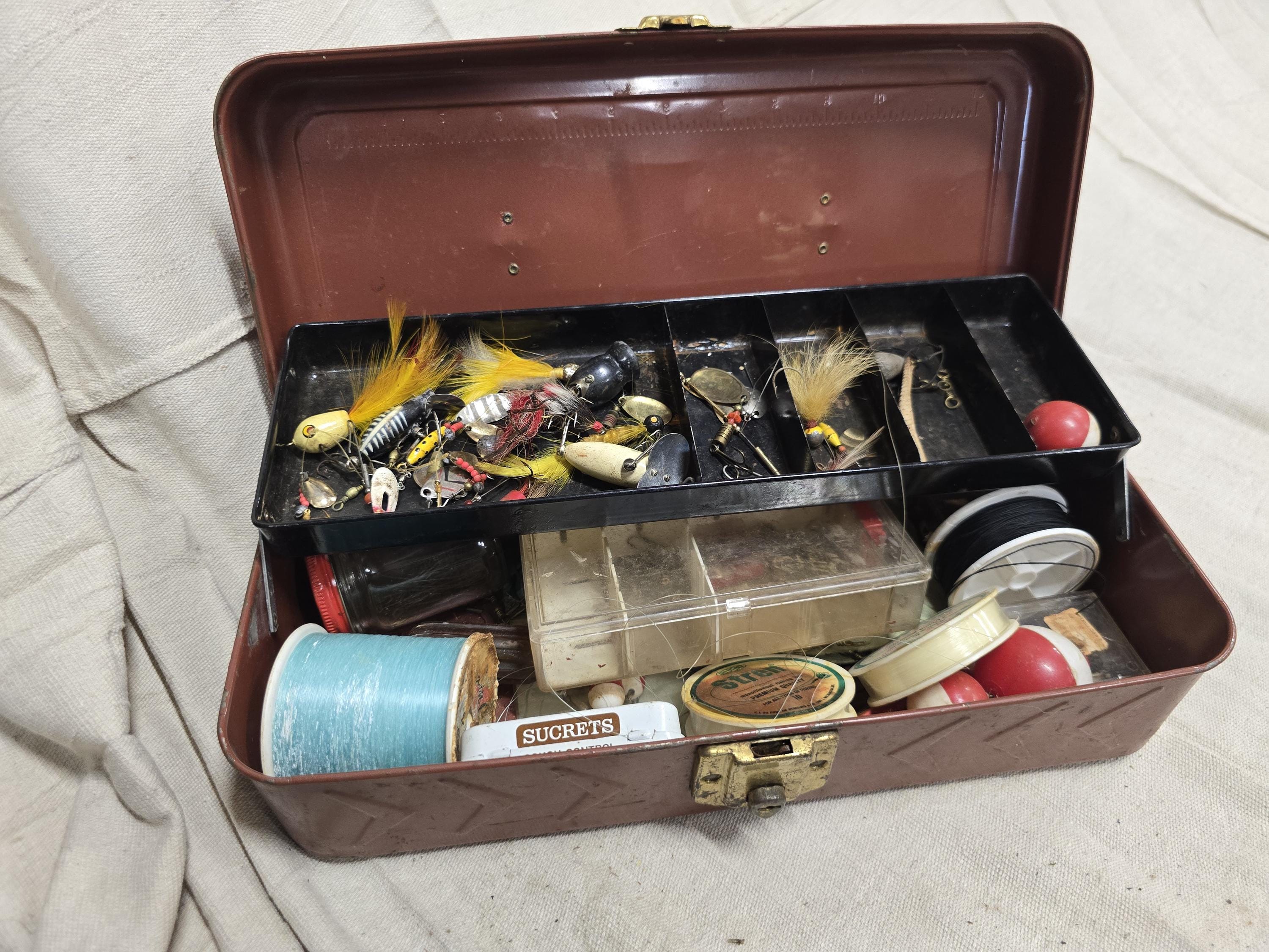 Vintage Excelsior Stamford CT USA Metal Tacklebox With Tackle and