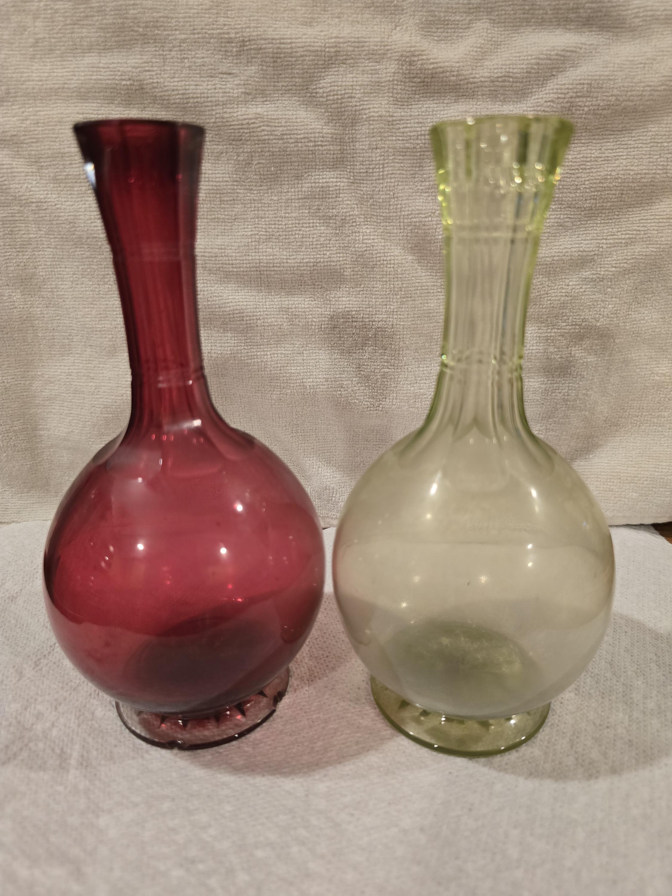 アンティーク ウランガラス 7インチ ボトル花瓶 1900年代初頭 グリーン