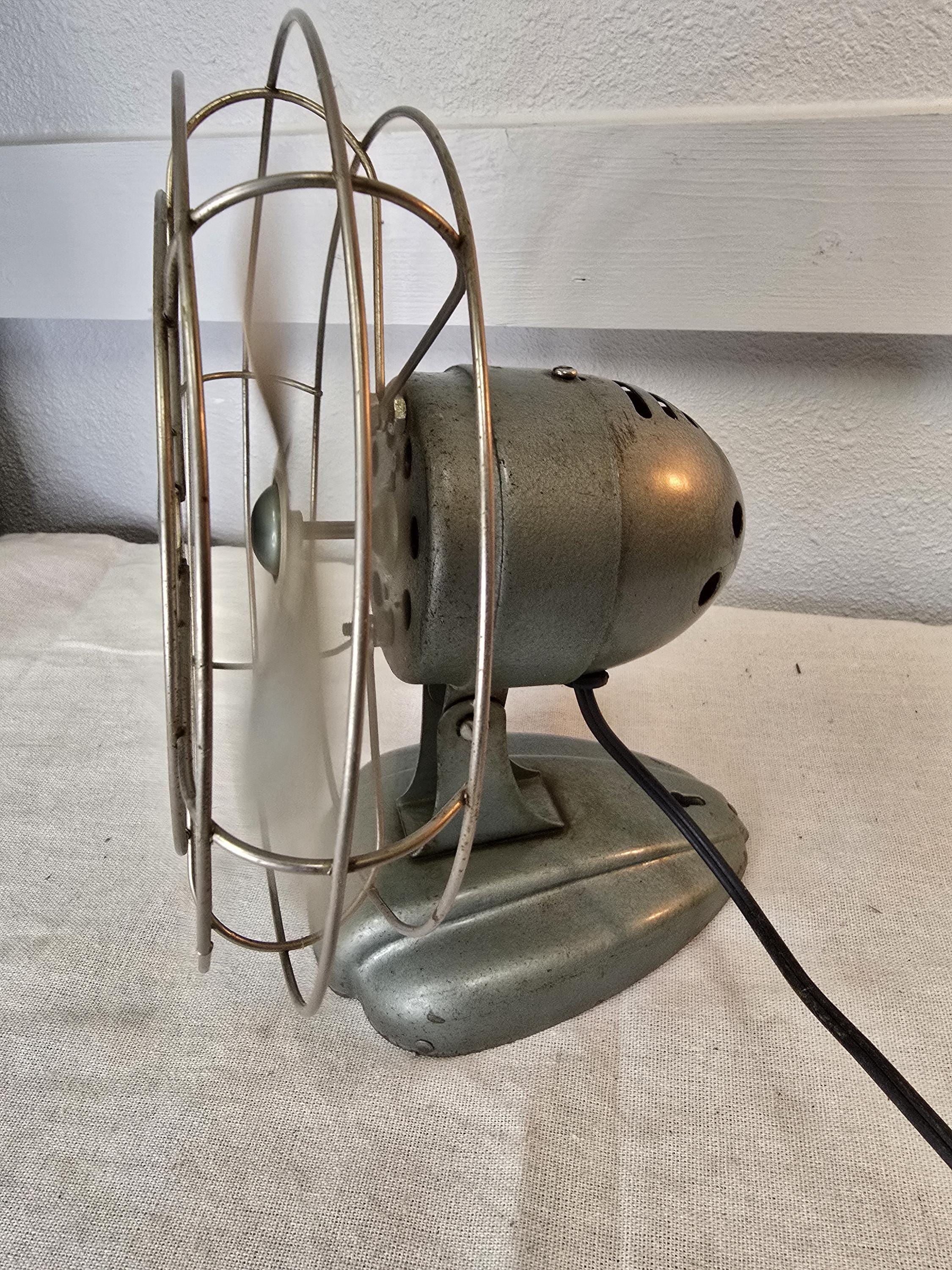 Vintage Zero Model 1250R Electric Desk Fan Made by Bersted Mfg. Co