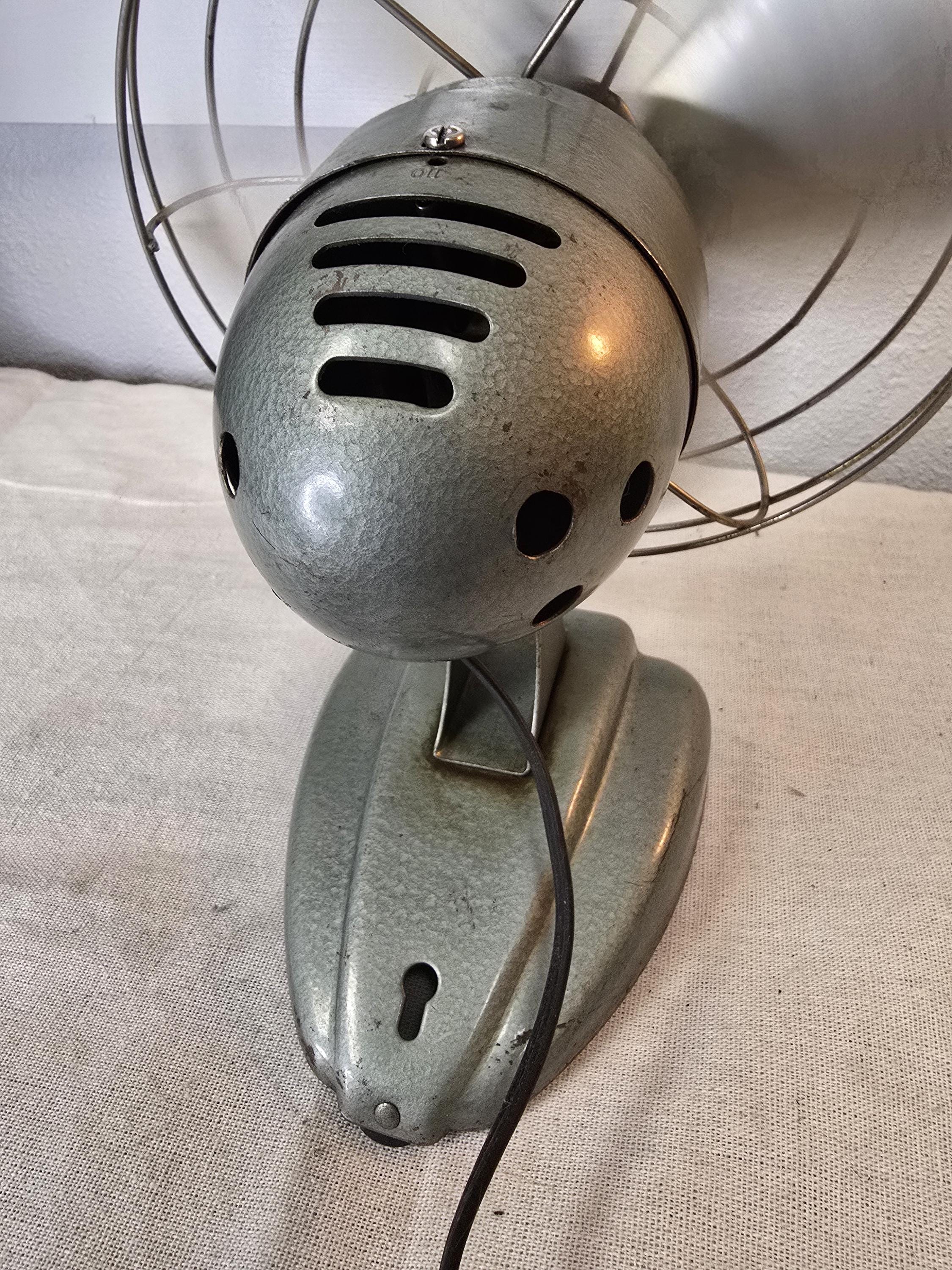 Vintage Zero Model 1250R Electric Desk Fan Made by Bersted Mfg. Co