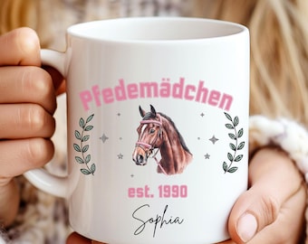 Personalisierte Tasse für ein Pferdemädchen im College Style, individuelles Pferdeliebhaber Geschenk, Kaffeetasse, Pferdebesitzer, Reiterin