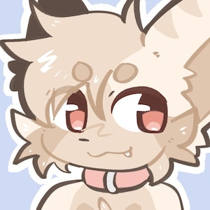 Puede incluir: Ilustración digital de un personaje de dibujos animados con pelaje marrón claro y un collar rosa. El personaje tiene ojos marrones grandes con reflejos rosas, una pequeña sonrisa y un fondo azul claro.