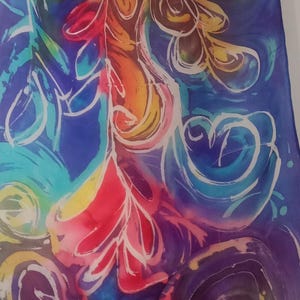 Pañuelo de Seda 100%, Pongé  6, Pintado a Mano - Motivos Abstractos en Azul, Rojo, Amarillo y Marrón