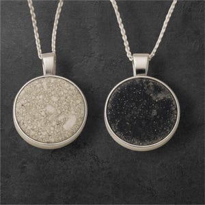 Collier rond en cendres de crémation : bijoux souvenir commémoratifs en résine