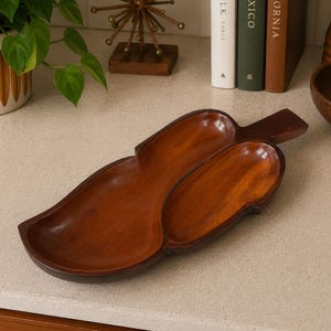 Vintage Serviertablett aus Holz im Mid-Century-Modern-Stil mit Blattmotiv | Große, zweigeteilte Servierplatte | Mid-Century-Stil im Monkey-Pod-Design | Tropische Dekoration