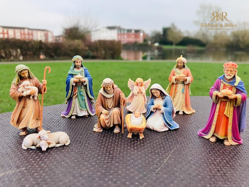 Nativity Set | 9-Piece Christmas Manger Scene, Holy Family, Wise Men image 9