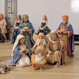 Nativity Set | 9-Piece Christmas Manger Scene, Holy Family, Wise Men image 2