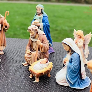 Nativity Set | 9-Piece Christmas Manger Scene, Holy Family, Wise Men image 5