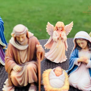 Nativity Set | 9-Piece Christmas Manger Scene, Holy Family, Wise Men image 10