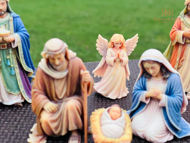Nativity Set | 9-Piece Christmas Manger Scene, Holy Family, Wise Men image 10