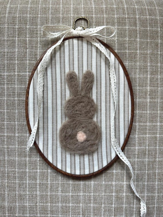 フェルトで作るウサギの保育園用ウォールアート フェルトアート