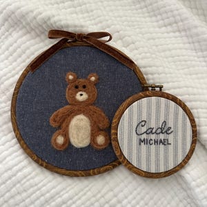Custom Teddy Bear Nursery Name Hoop Set – Needle Felted Baby Gift – Personalized Wall Art for Boys – Newborn Keepsake Decor