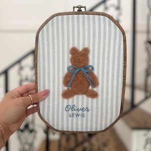 Personalized Teddy Bear Nursery Wall Art – Custom Needle Felt Bear with Baby Name –  Embroidered Keepsake for Newborn Gift, Baby Shower Gift
