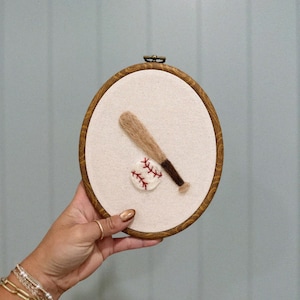 Needle Felt Baseball Wall Art – Handmade Bat and Ball Embroidery Hoop – Sports Nursery Decor – Baseball Baby Shower Gift - Baseball Nursery