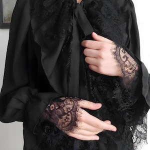 Gothic Victorian Lace Patchwork Blouse, Retro V Neck Long Sleeve Slim Fit Top