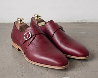 Chaussures à boucle en cuir bordeaux faites main : Chaussures Richelieu à bout golf pour homme