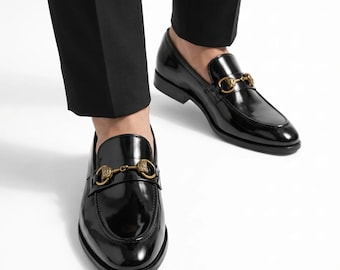 Handgefertigte schwarze Lackleder-Loafer für Herren – Luxuriöse Slipper mit goldener Trensenschnalle