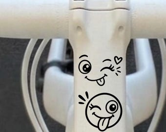 Naklejka z emotikonką Wink | Zabawna naklejka na rower | Prezent na akcesoria rowerowe