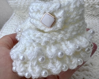 Chaussons de baptême au crochet : chaussons hypoallergéniques pour bébé ornés de perles