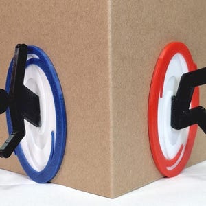 Portal-Inspired Wall Art – Gamer Room Decor with Figure Falling Through Portal