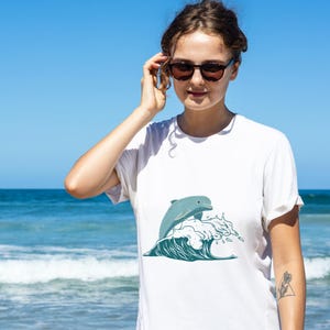 Retro Dolphin Shirt-Ocean Wave Aesthetic Tee-Cute Graphic Vintage T-Shirt-Oversized Comfort Colors-Gift for Her Summer Top-Aesthetic Tee