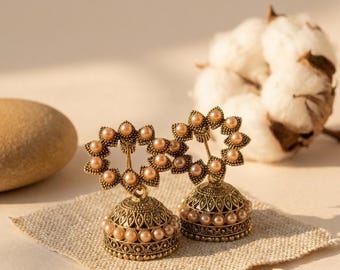 Pendientes Jhumka de oro con perlas color rosa, regalo de joyería nupcial india.
