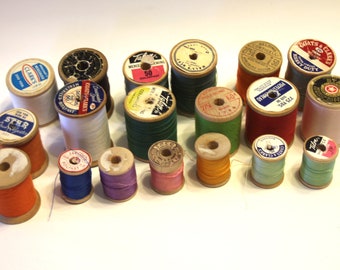 Lot of 19 Small and Large Vintage Spools of Thread