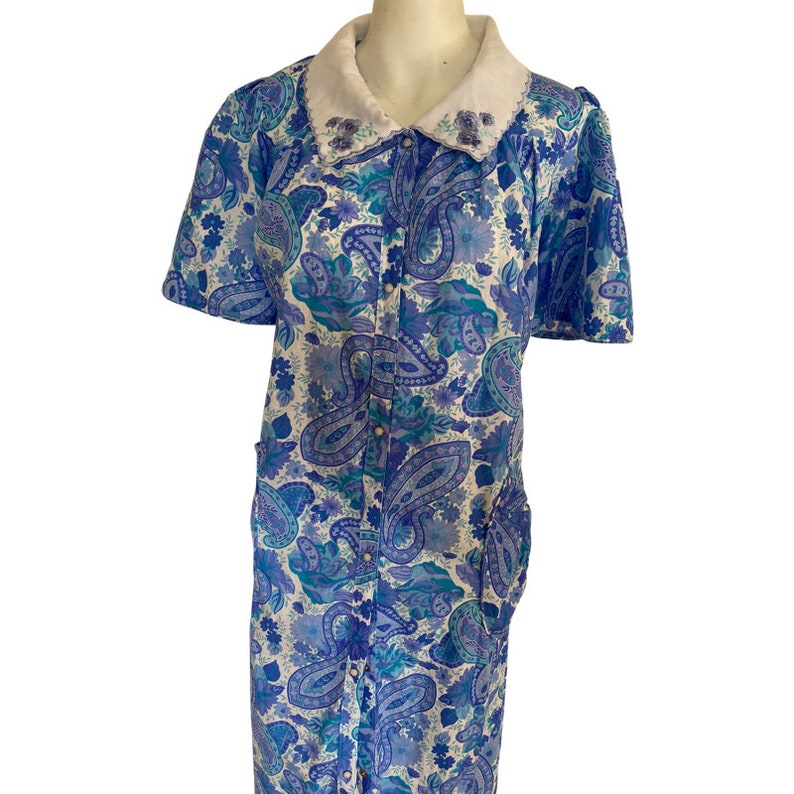 70s Vintage House dress, vintage hostess dress, peter pan collar dress, vintage pearl eye snap, blue floral paisley print dress size small s image 4