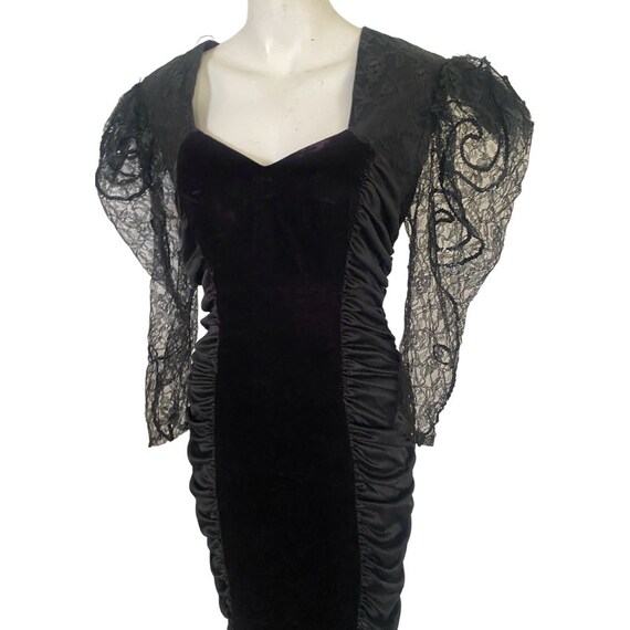 black dress with a belt Dresses For Women Style:Dress F SOMER Sticky Adhesive Bra