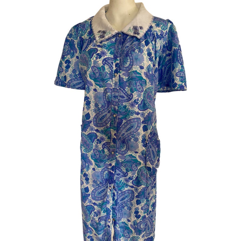 70s Vintage House dress, vintage hostess dress, peter pan collar dress, vintage pearl eye snap, blue floral paisley print dress size small s image 2