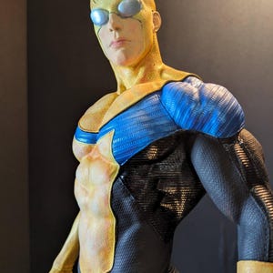 Invincible/omniman Statue - Etsy