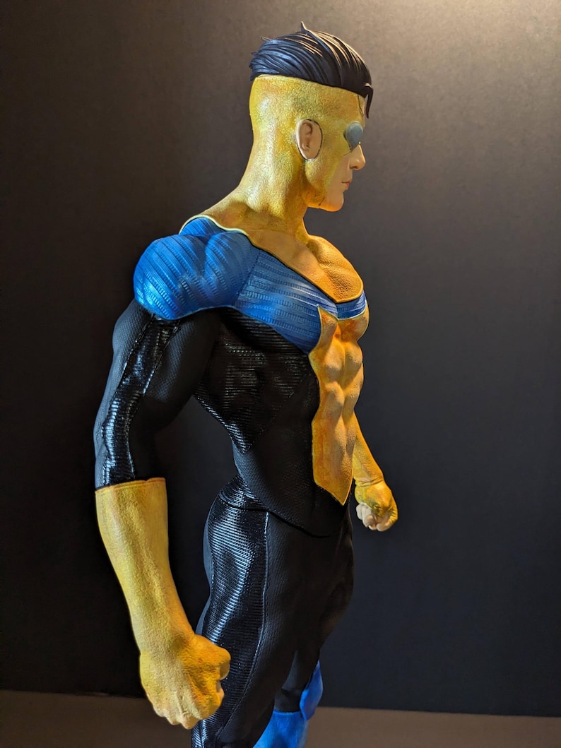 Invincible/omniman Statue - Etsy