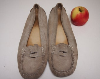 Vintage ecru suede leather moccassin shoes