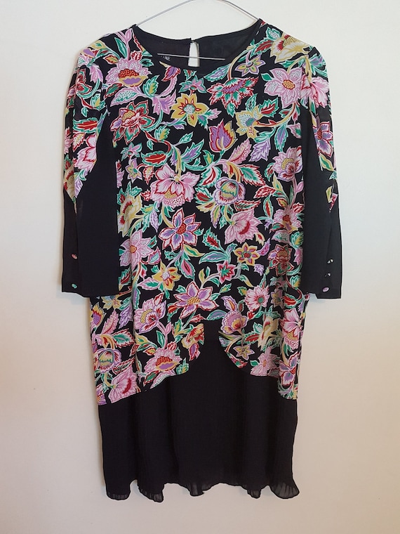Vintage 1980s black with coloured flowers long sle