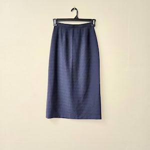 Vintage 1980s  navy blue pencil skirt. Vintage Clothing by VintageTwists.