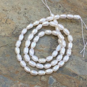 Rice Pearl Beads, 5 to 6mm, 15 inch strand