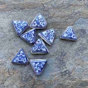 Chinoiserie Porcelain Triangle Beads: Blue & White Ying Yang (8 pc)