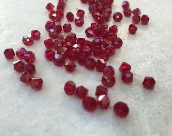 Siam (208) Rote Doppelkegel Kristall Perlen, 4mm, 5301
