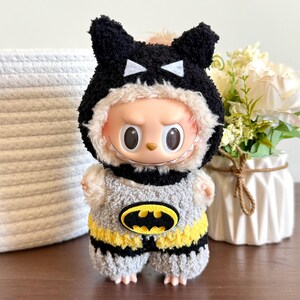 手作りバットマン人形用衣装 - クールなコスチュームがラブブにフィット - モンスター人形用衣装 - 6インチのおもちゃの服 - かわいいおもちゃの人形用衣装