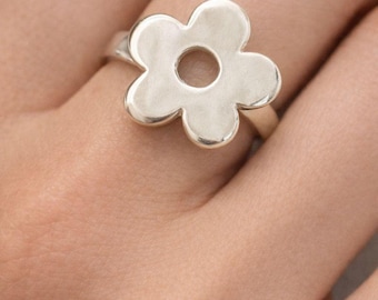 Solid Silver Big Flower Ring | 999 Pure Silver Daisy Ring | Flower Statement Ring | Boho Garden Jewelry Gift