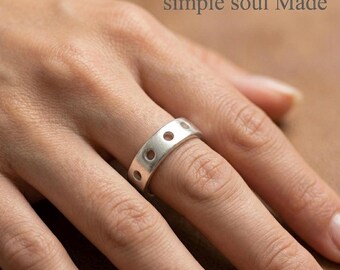 999 Fine Silver Band Ring, Minimalist Cutout Circle Pattern, Recycled Jewelry, 5mm Wide