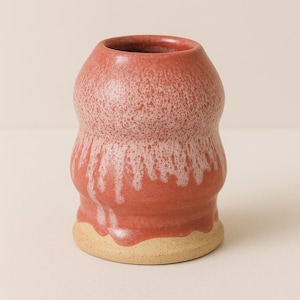 Ceramic Matcha Whisk Holder – Glossy Pink Drip Glaze Kusenaoshi, Handmade Chasen Stand